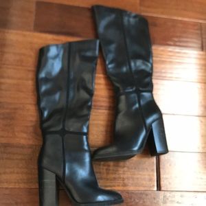 Comfortable and Stylish Knee High Boots